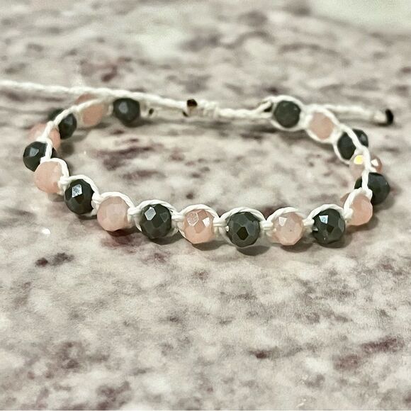 NEW Grey & Pink Aurora Borealis Faceted Glass Bead Handmade Adjustable Bracelet - Picture 1 of 3